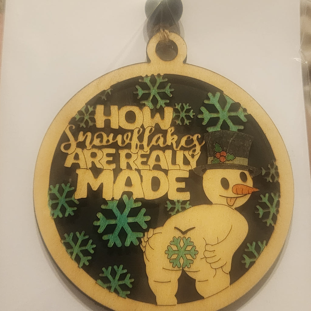 539 - How Snowflakes Are Really Made Humored Wooden Ornament