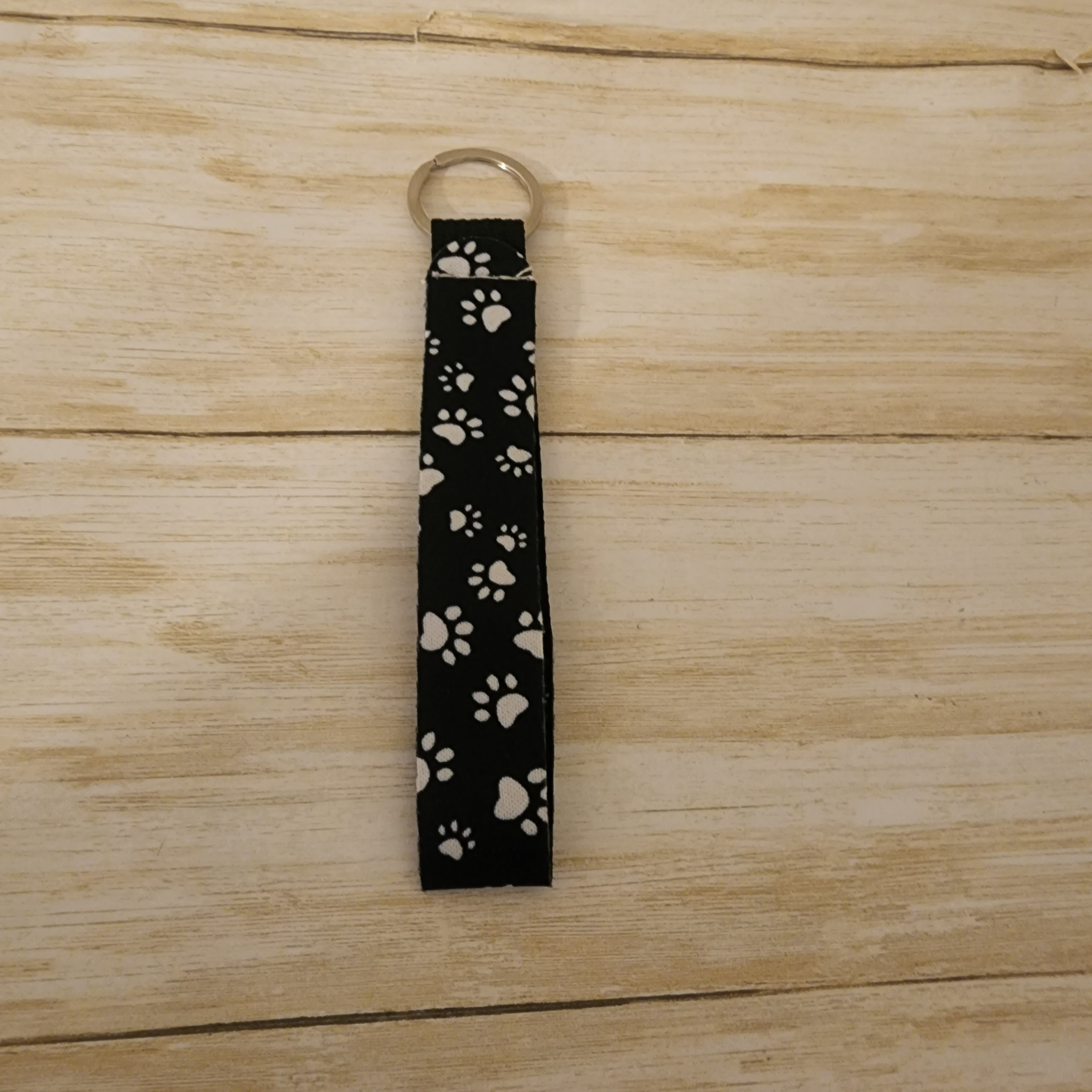 172 - Neoprene Paw Print Fob